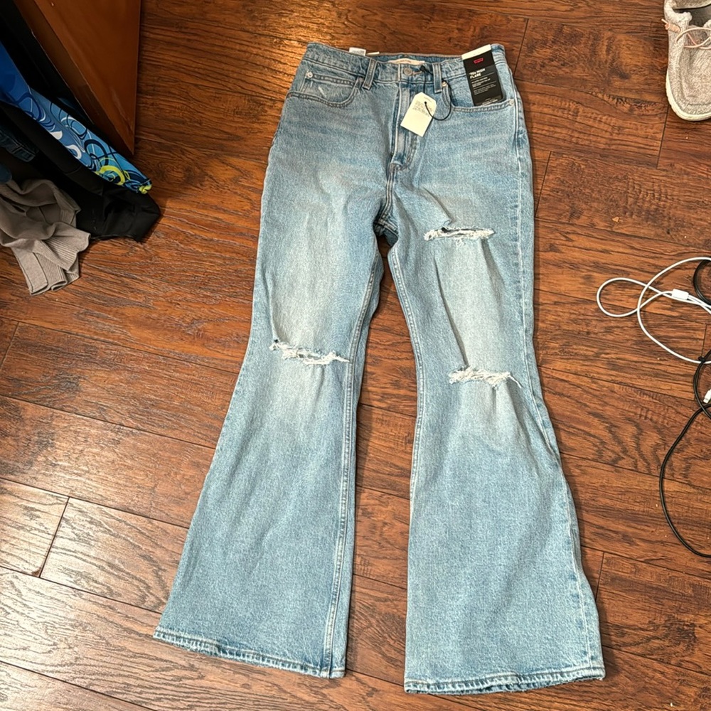 Levi’s 70s High Flare 28x30 brand new with tags
